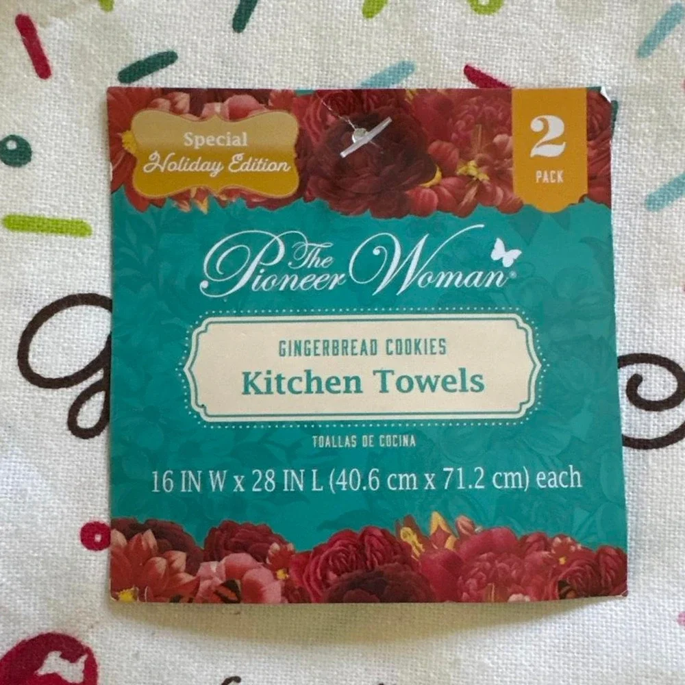 The Pioneer Woman Gingerbread Cookies Kitchen Towels. Two towels. Brand new
